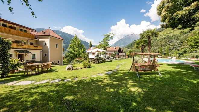 Your hotel in Meran with a pool